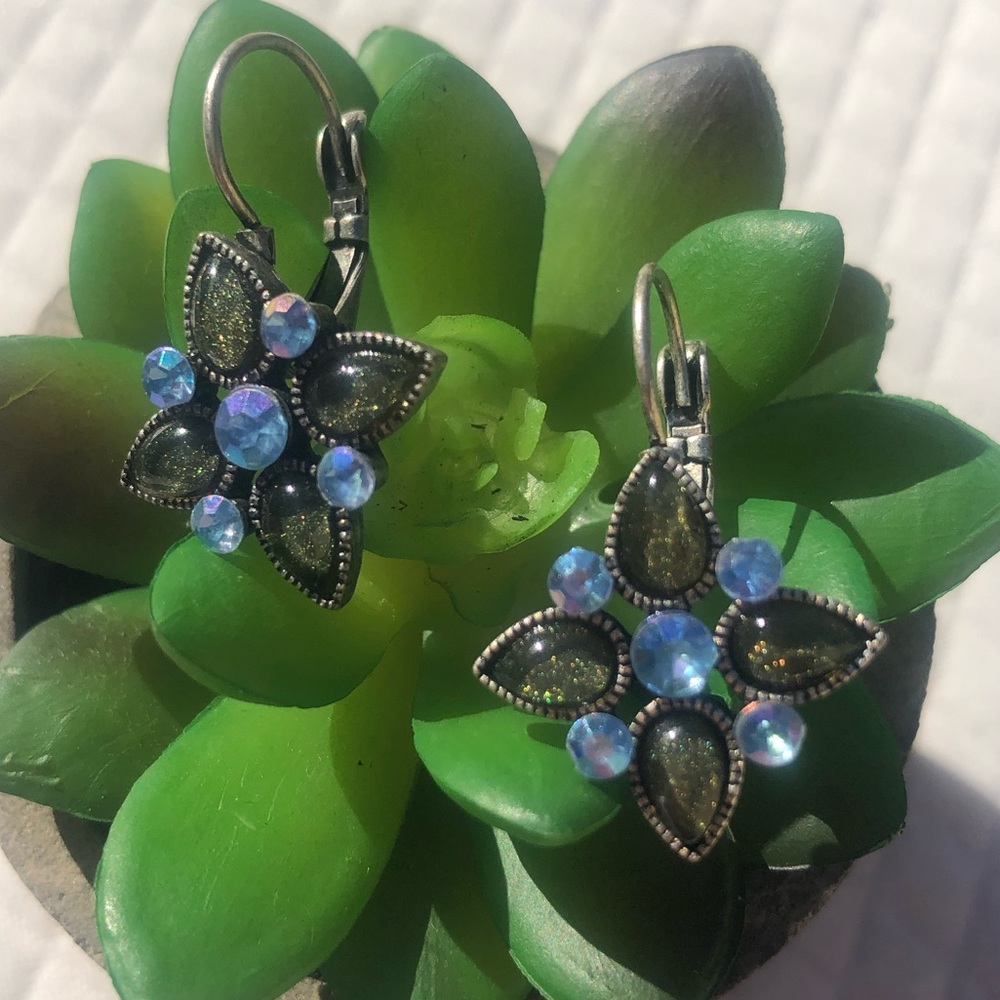 Beautiful classic vintage earrings ✨